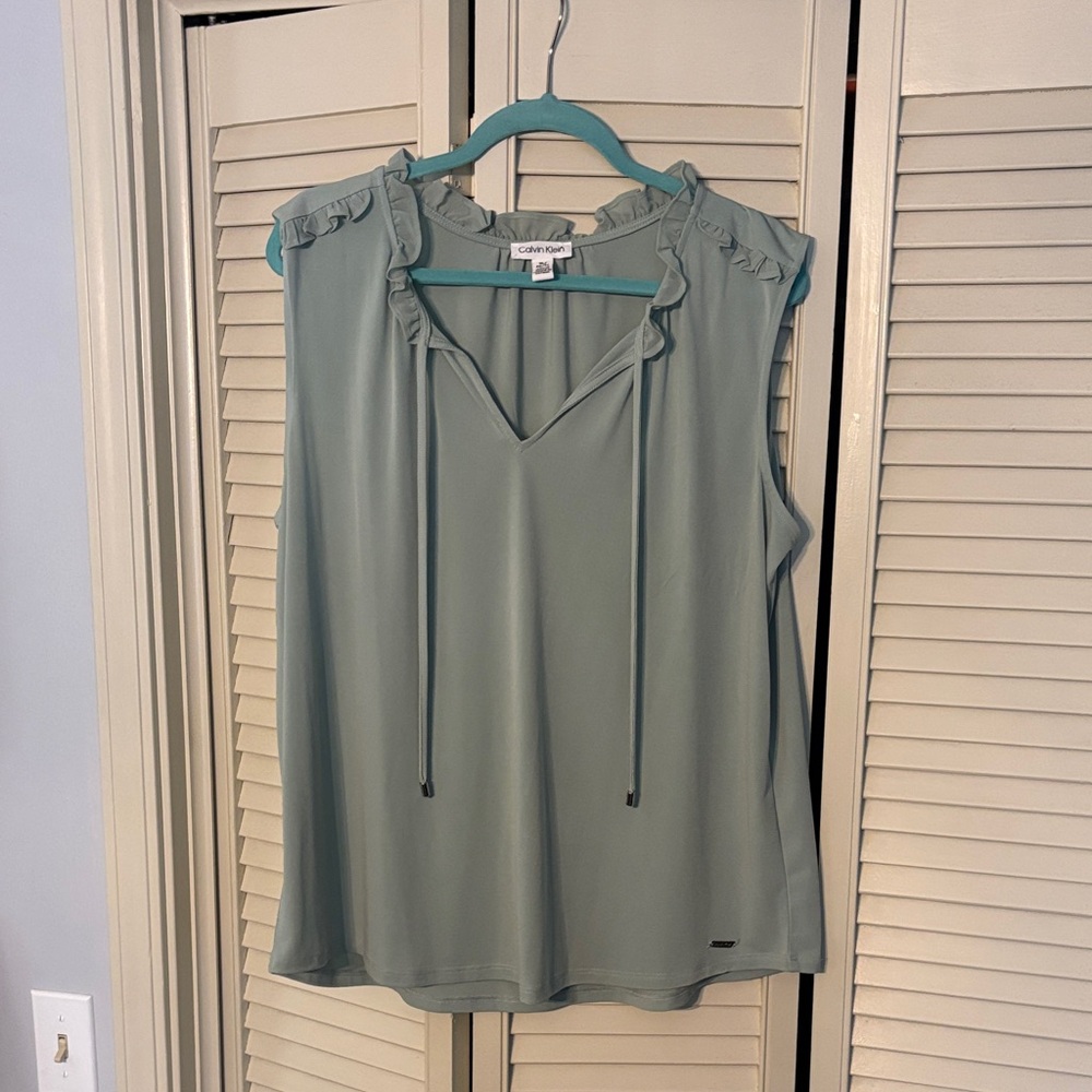 Calvin Klein Women's Ruffled Sleeveless Blouse - Gray